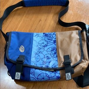Small Timbuk2 classic  laptop messenger bag